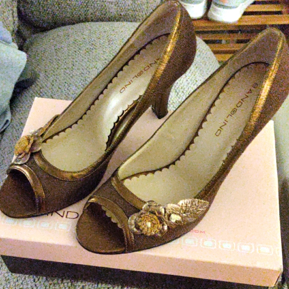 Bandolino heels 6.5